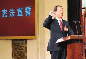 江蘇省(sheng)十二(er)屆(jie)人大四次會議勝利(li)閉(bi)幕